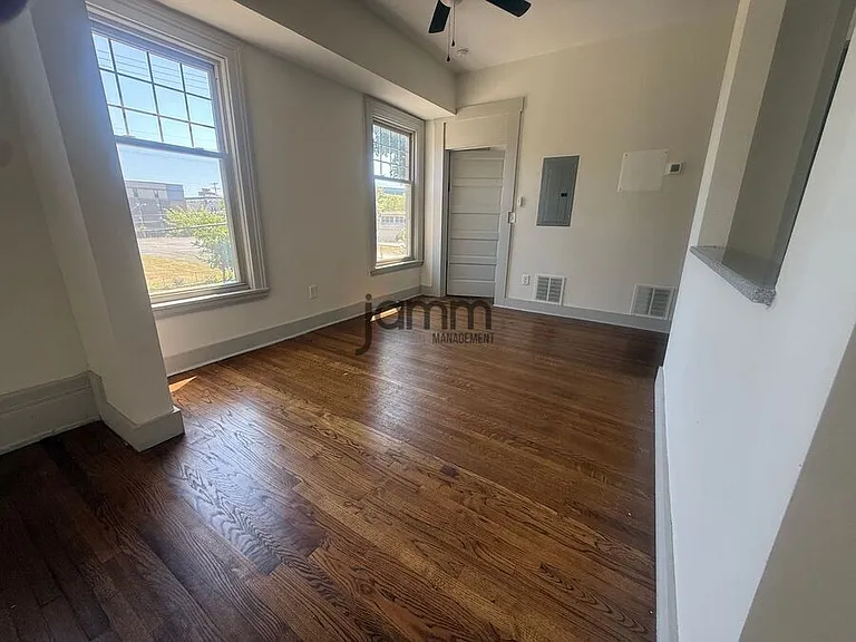 1856 E 89th St #201 — Photo 5