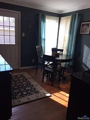 2 bed, 700 sqft, $1,350 — Photo 4