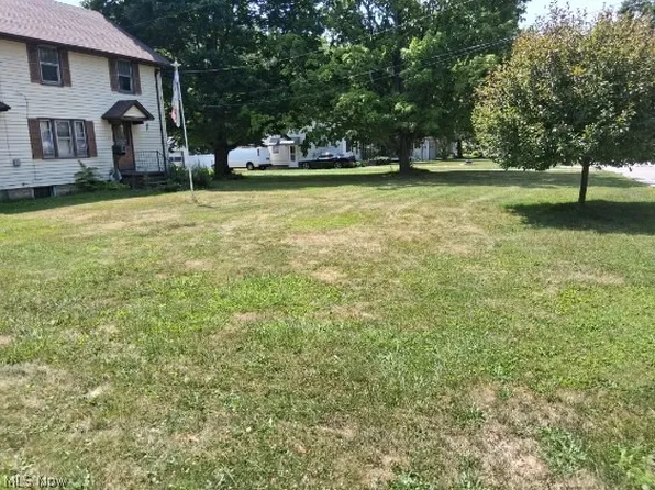 90 Overlook Rd, Painesville, OH 44077