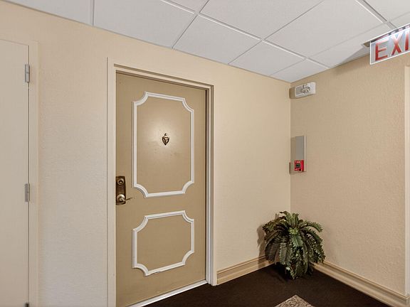 2nd image of 5440 N Ocean Drive #1006