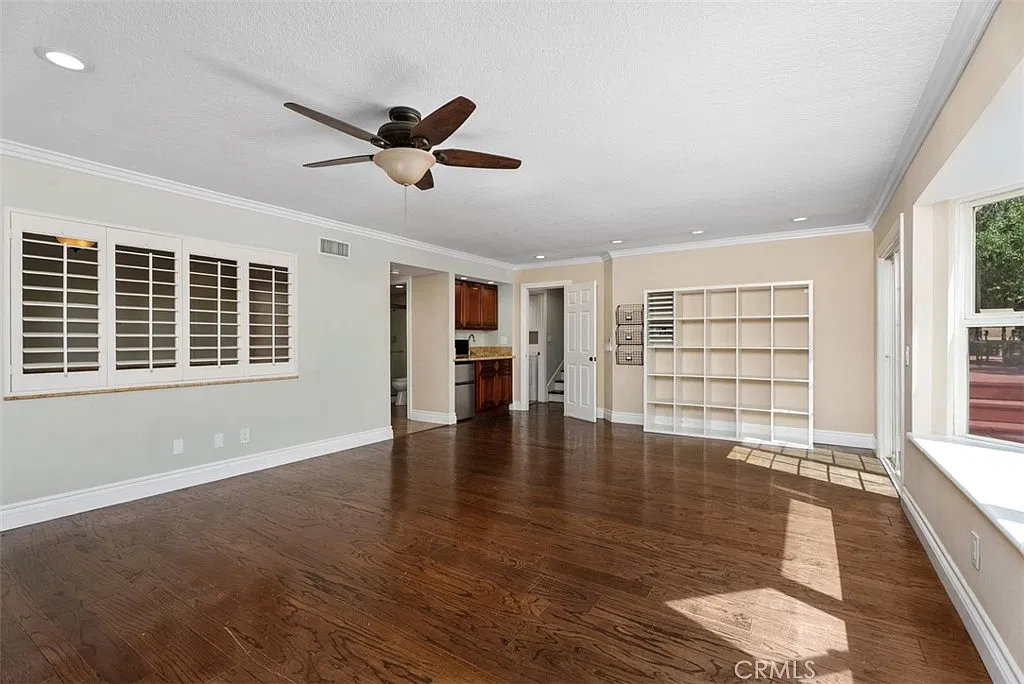 4 bed, 2484 sqft, $5,600 — Photo 3