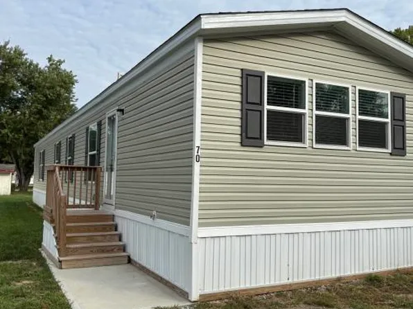 27 Crestwood Dr #70, Middletown, IN 47356