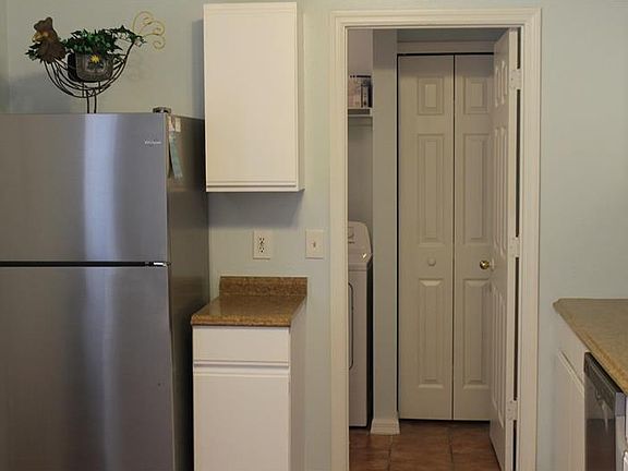 4th image of 4420 Stonefield Dr