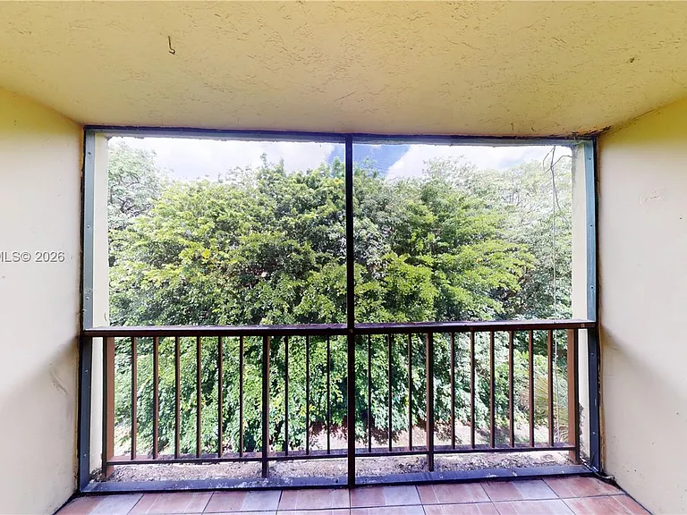 8860 Fontainebleau Blvd #405 — Photo 4