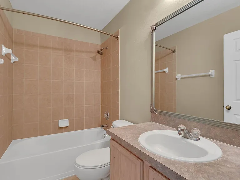 1596 Sherbourne St — Photo 16