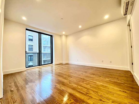 5th image of 212 W 20th St APT 4F