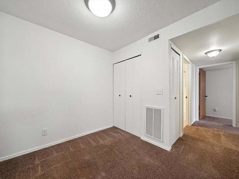 Two Bedroom (Classic) - 2 Bed / 2 Bath - 897 Sq.Ft.