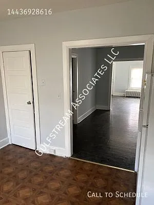 917 N Streeper St — Photo 2