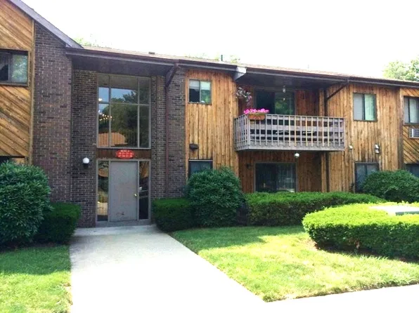 29 Riverview Dr, Bridgeport, CT 06606