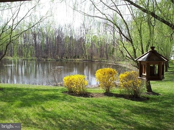 2nd image of 1007 Squirrel Rd