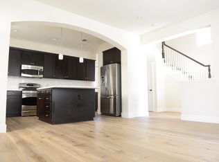 948 Valencia Ave, Mountain View, CA 94040