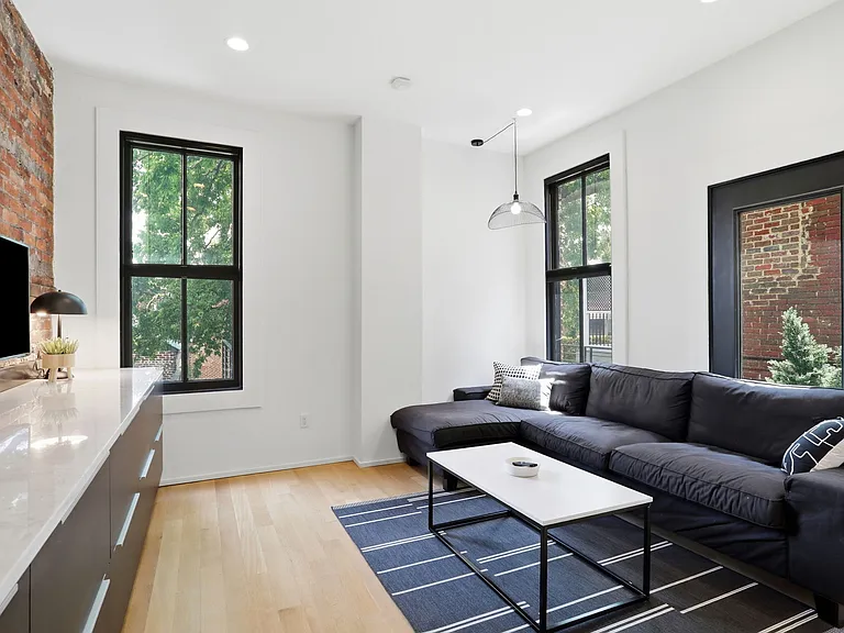 2608 E Broad St #2 — Photo 2