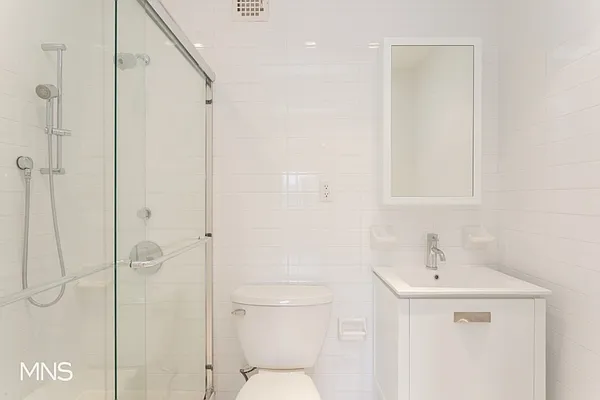 Rented by MNS | media 9