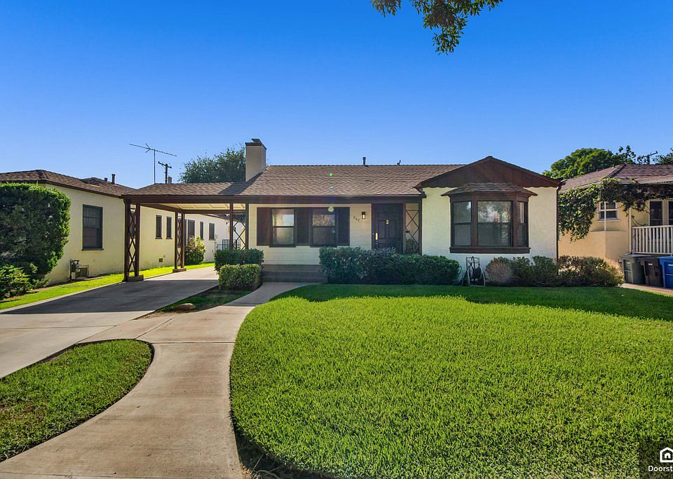 1st image of 207 S Beachwood Dr