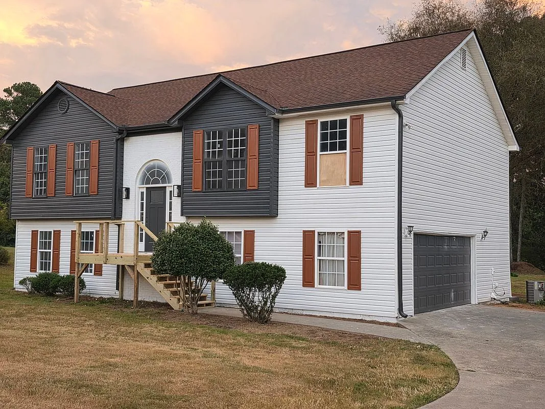 5 bed, 3.0 bath, 2268 sqft, $4,250 — Photo 2