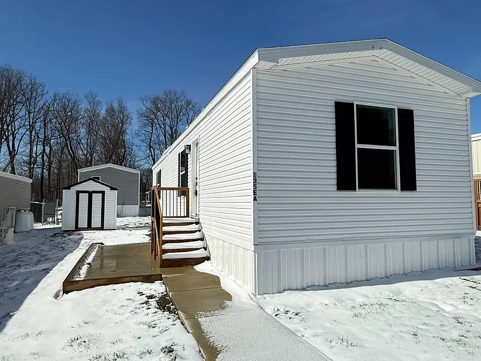 135 E Arlington Dr