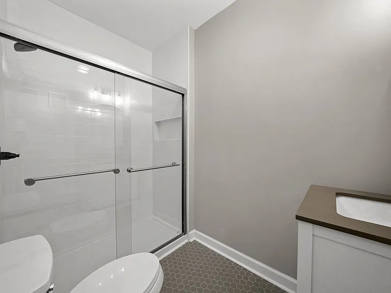 724 N Elizabeth St #G — Photo 12