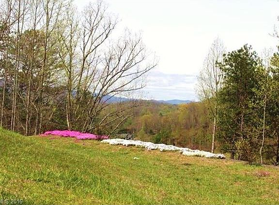 3rd image of 832 Old Asheville Hwy