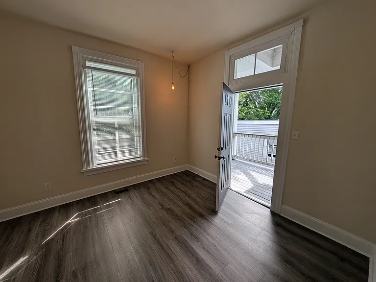 2115 E Marshall St #A — Photo 24