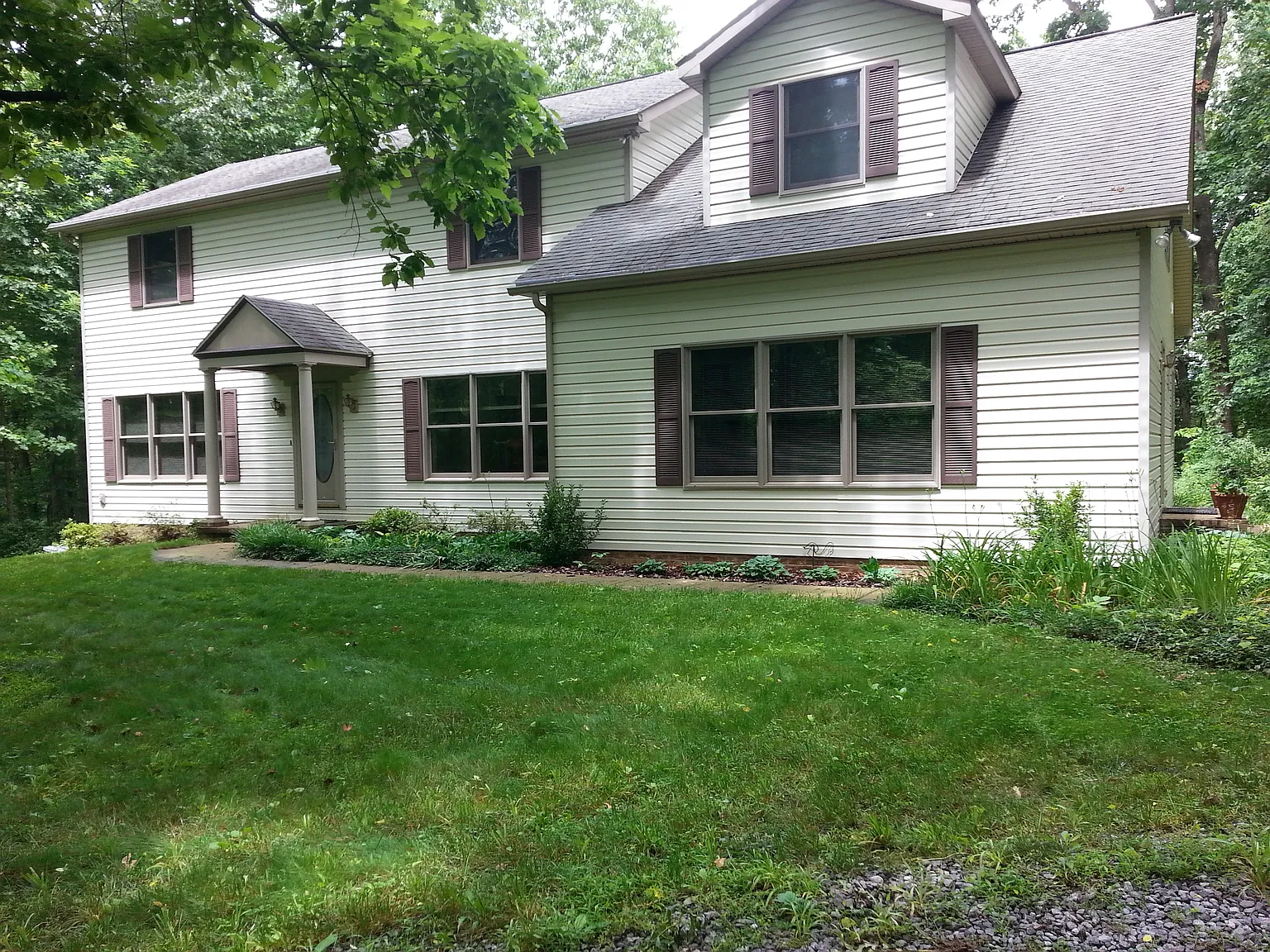 104 Woodland Dr photo 1