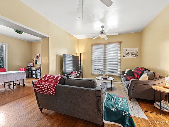 3rd image of 810 W Galena Blvd