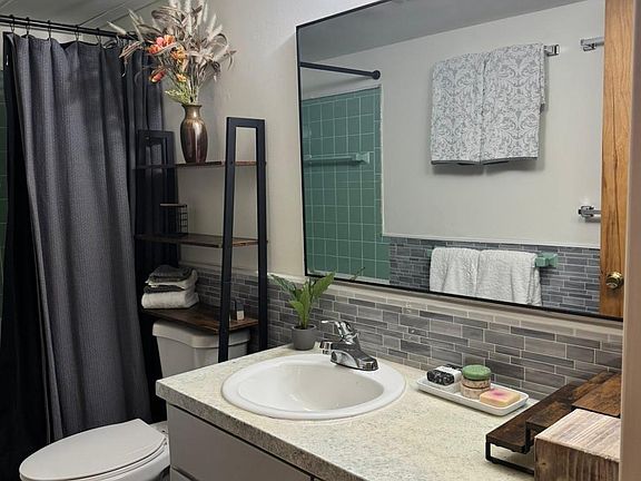4th image of 531 Ventura Ct APT 1