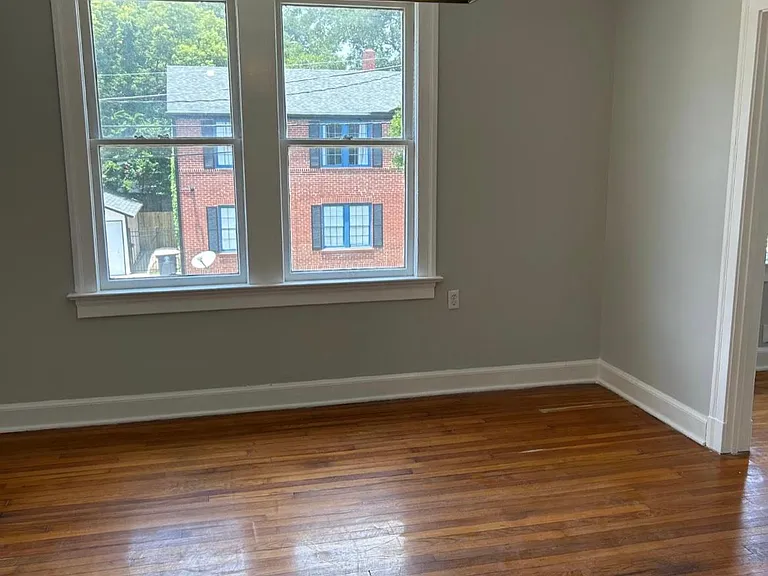 768 Acosta St — Photo 10
