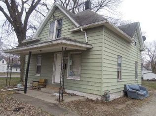 1922 Sycamore St, Waterloo, IA 50703