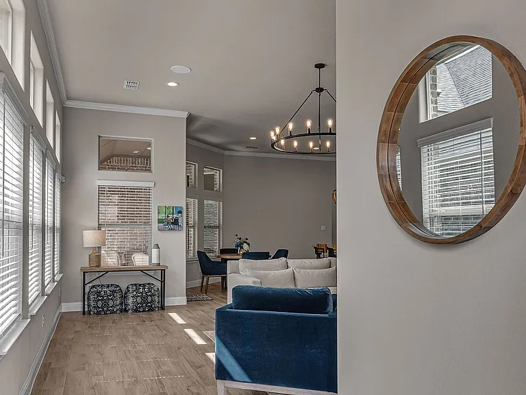 913 Boardwalk Way — Photo 3