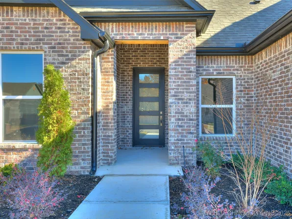 3011 S 6th Pl, Broken Arrow, OK 74012