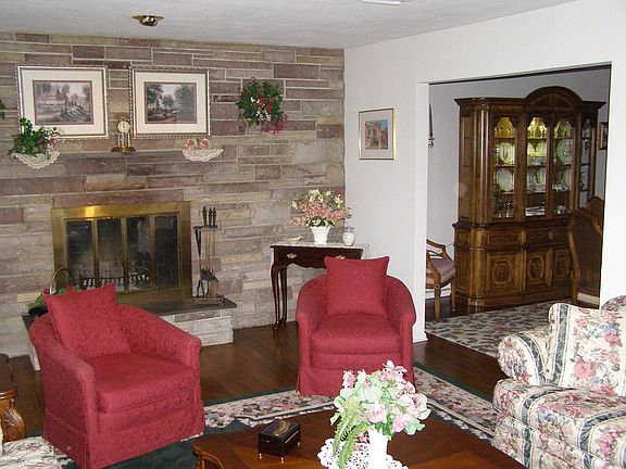 Living /Fire Place