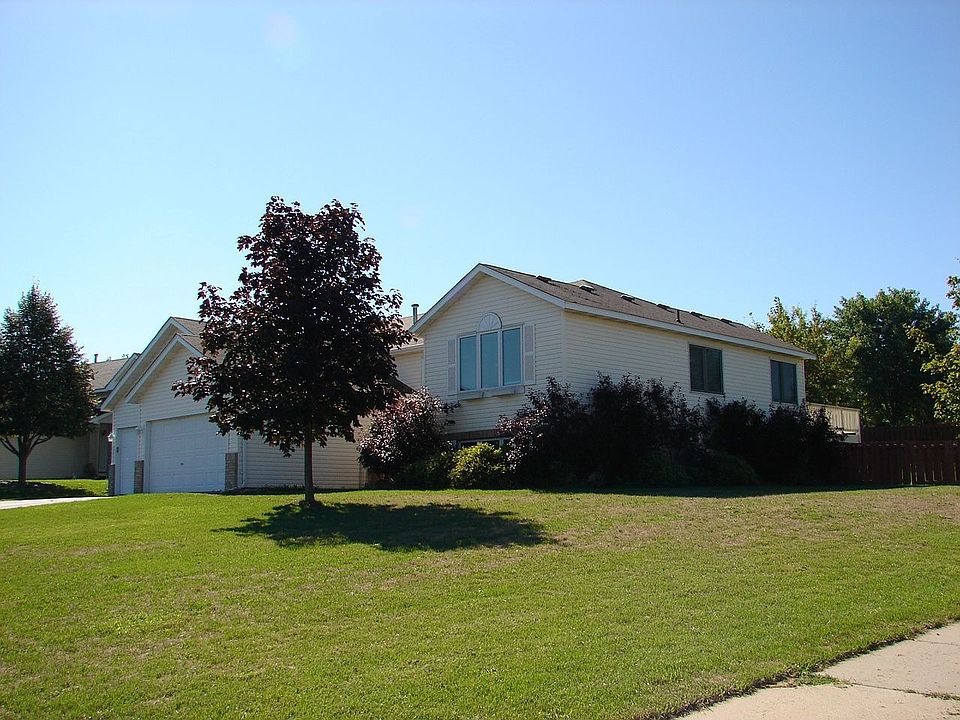 Huge Non-Traditional Split and nearly 1/2 Acre Cul De Sac Lot