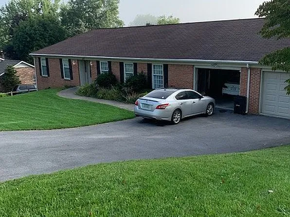 605 Quail Dr, Bluefield, VA 24605