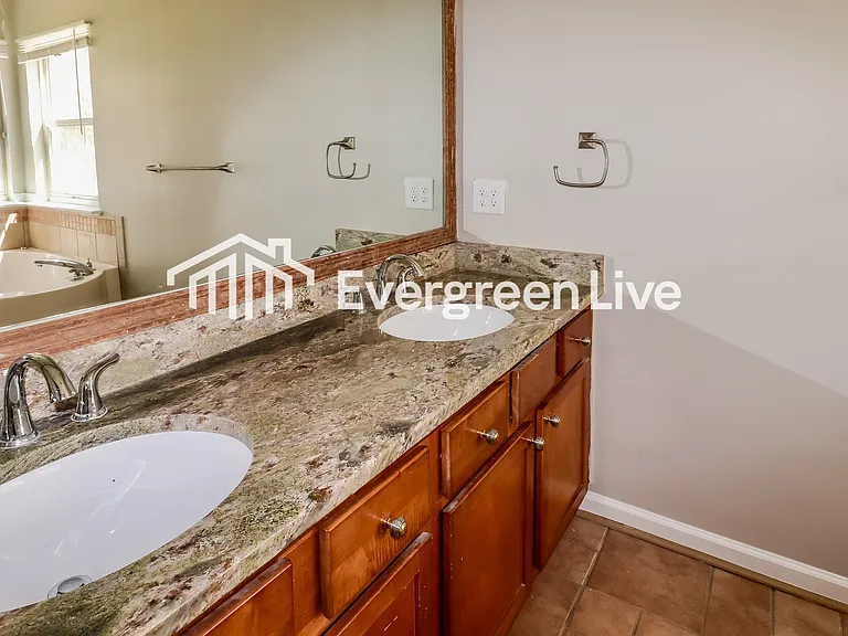 1204 Willow Creek Ct — Photo 8