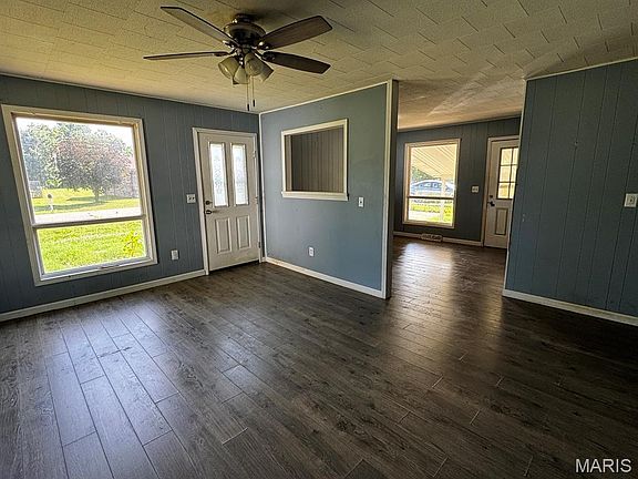 3rd image of 110 Navajo St