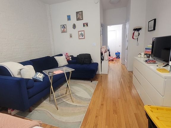 4th image of 433 W 54th St APT 20