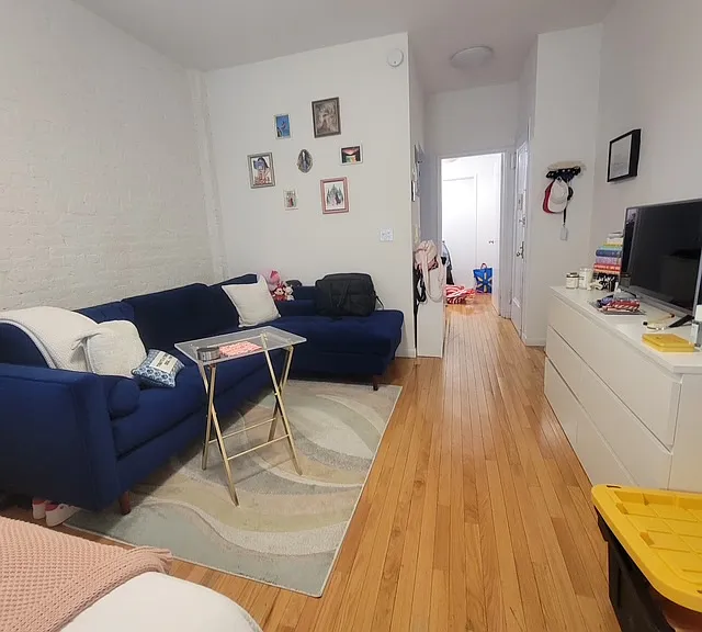 433 W 54th St #20 — Photo 4