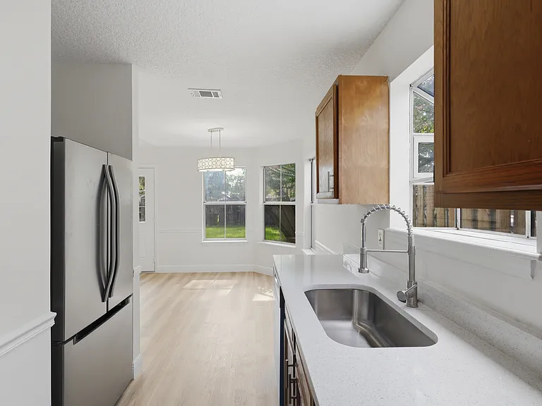 308 Dogwood Ct — Photo 12