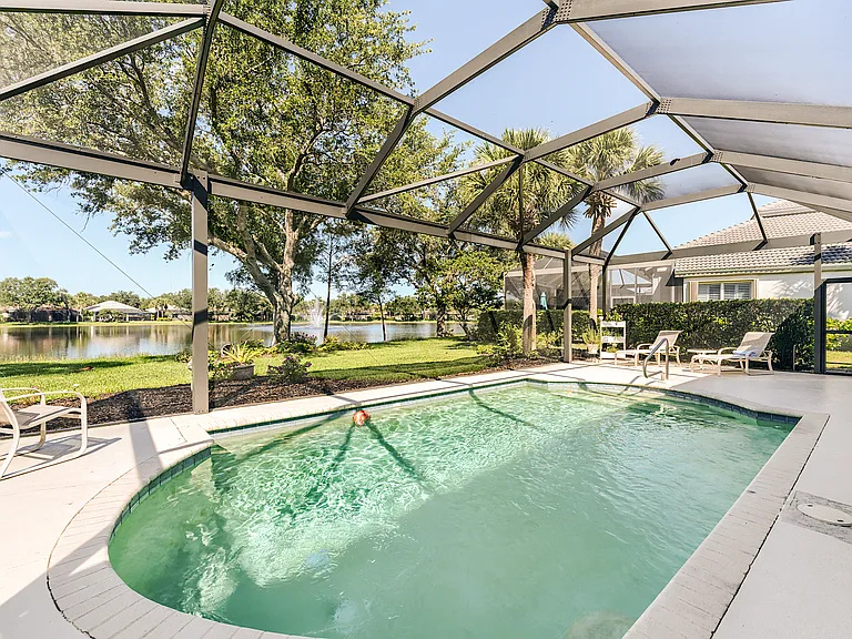 21895 Masters Cir — Photo 12