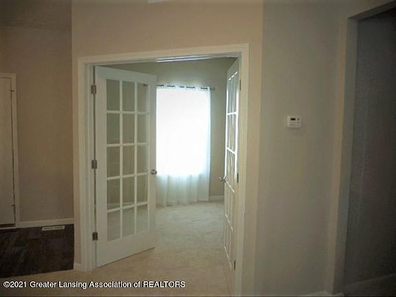 4th image of 1120 River Oaks Dr