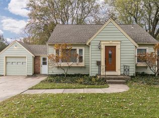 348 21st St NW, Cedar Rapids, IA 52405