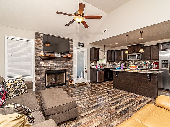 5th image of 156 Sycamore Hill Dr
