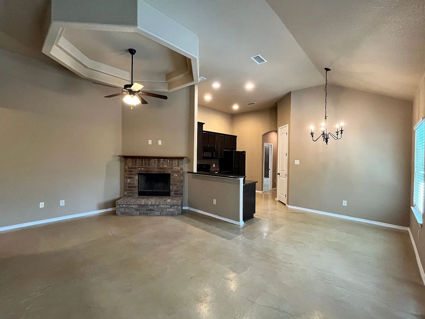Luxury 3-bedroom, 2-bathroom Duplex in New Braunfels, TX! — Photo 3