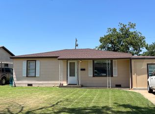 1317 Wayland St, Plainview, TX 79072