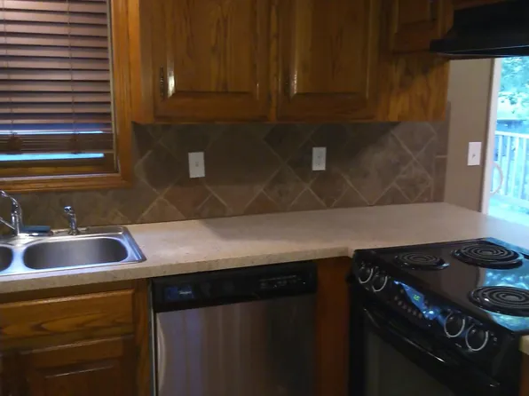 15700 W 126th Ter, Olathe, KS 66062