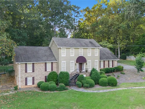 5774 Stone Valley Dr, Stone Mountain, GA 30087
