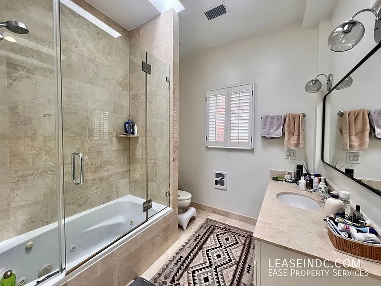 1631 16th St NW #2 — Photo 26