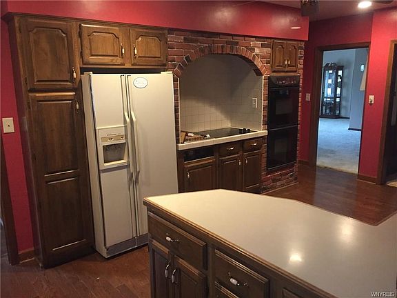 4th image of 74 Circle End Dr