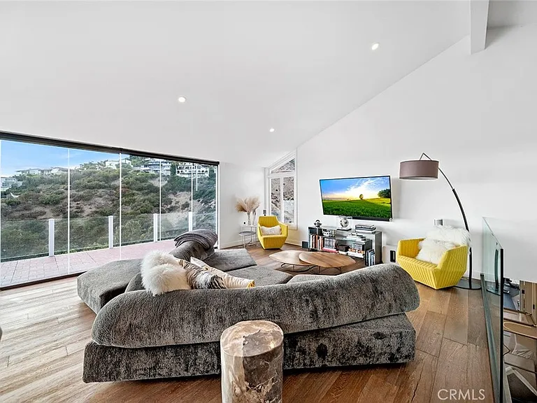 343 Emerald Bay — Photo 8