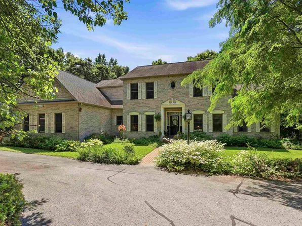 4950 Plummers Point Rd, Oshkosh, WI 54904